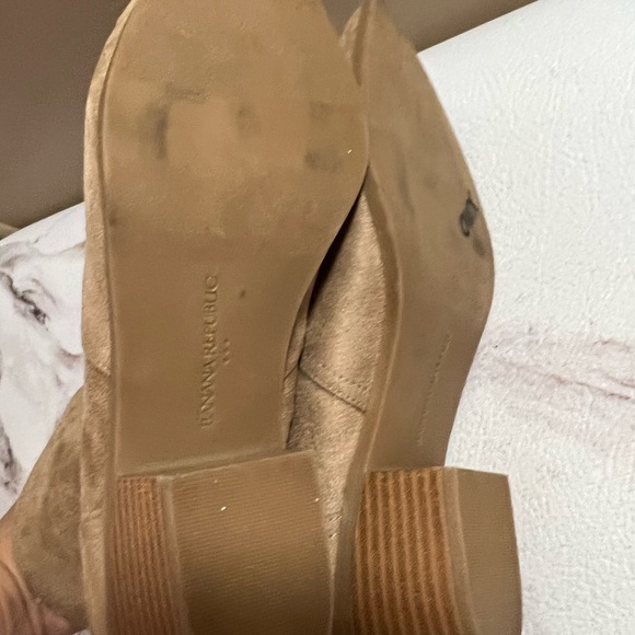 Banana Republic Womens Fuax Suede Solid Bootie Boots, Taupe Size 9. - Picture 8 of 9